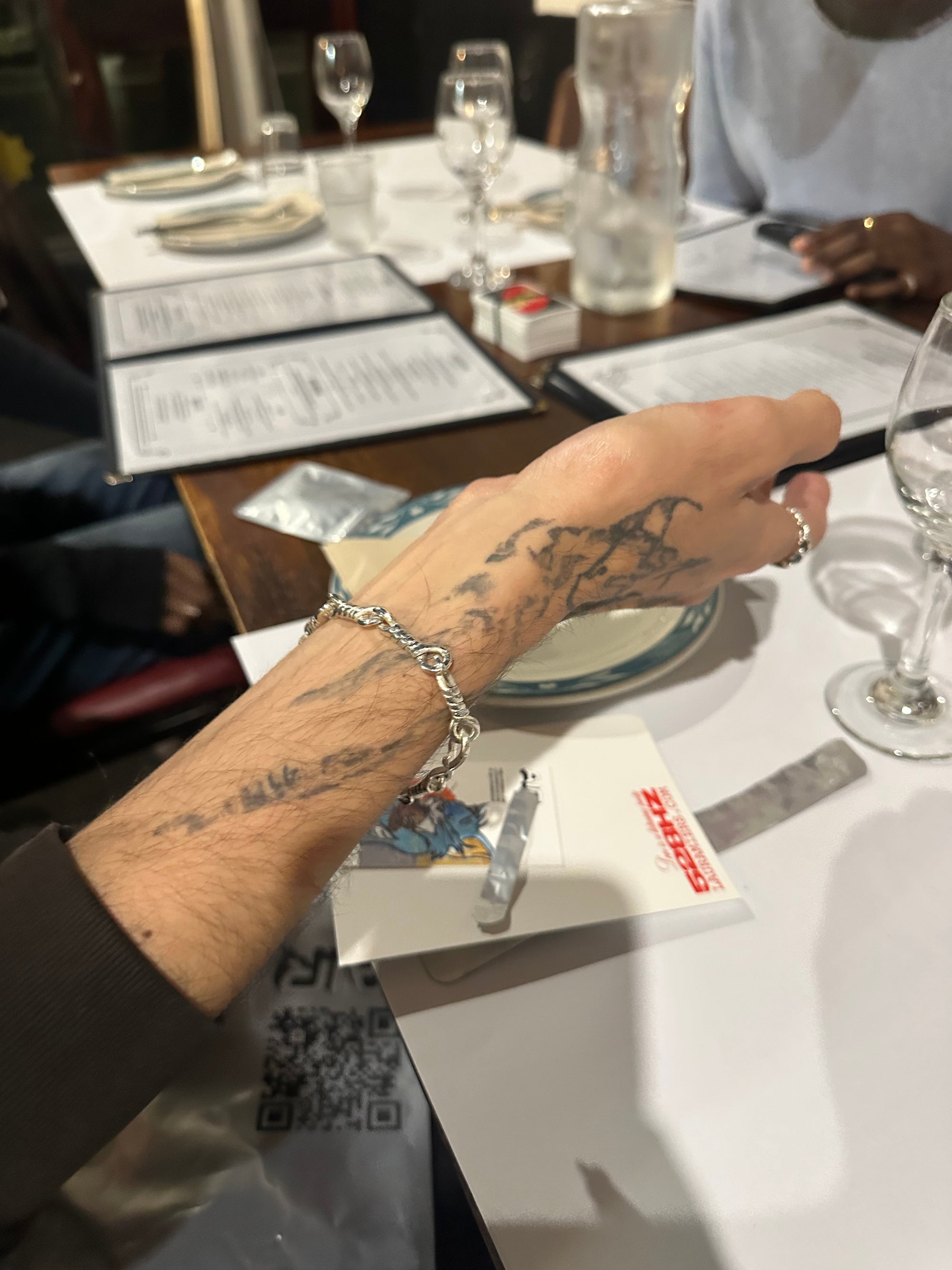 WHERE THE WIND TIES (NUDO DURO)