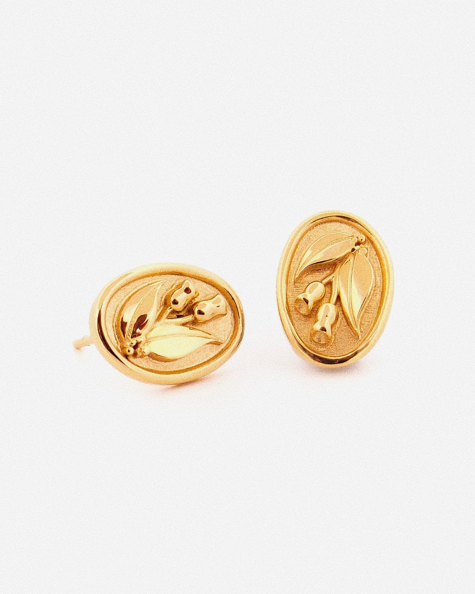 LILLY PILLY PICTURE PALACE STUDS