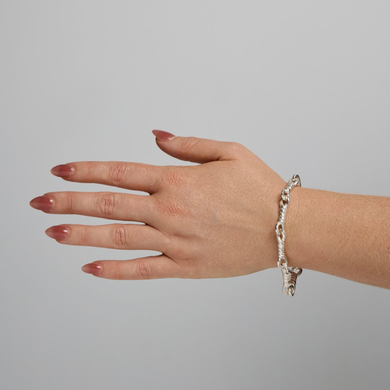 WHERE THE WIND TIES (NUDO DURO)