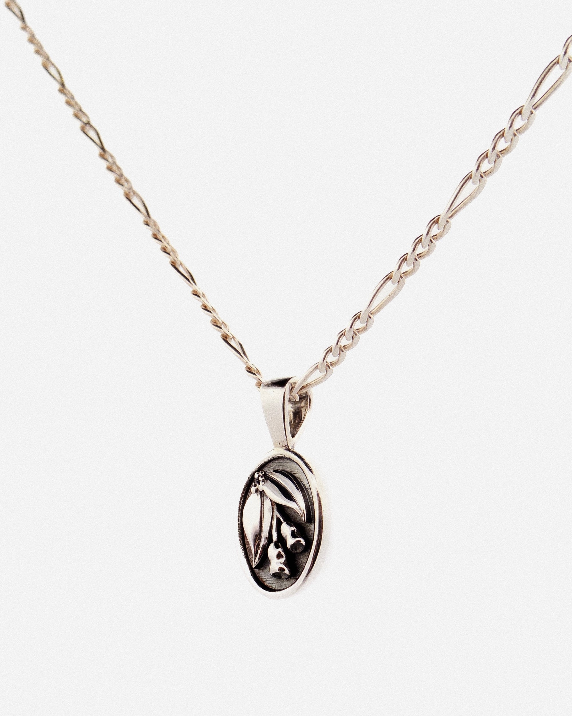 SILVER PM GUMNUT PENDANT (GUMNUTS AT PLAY)