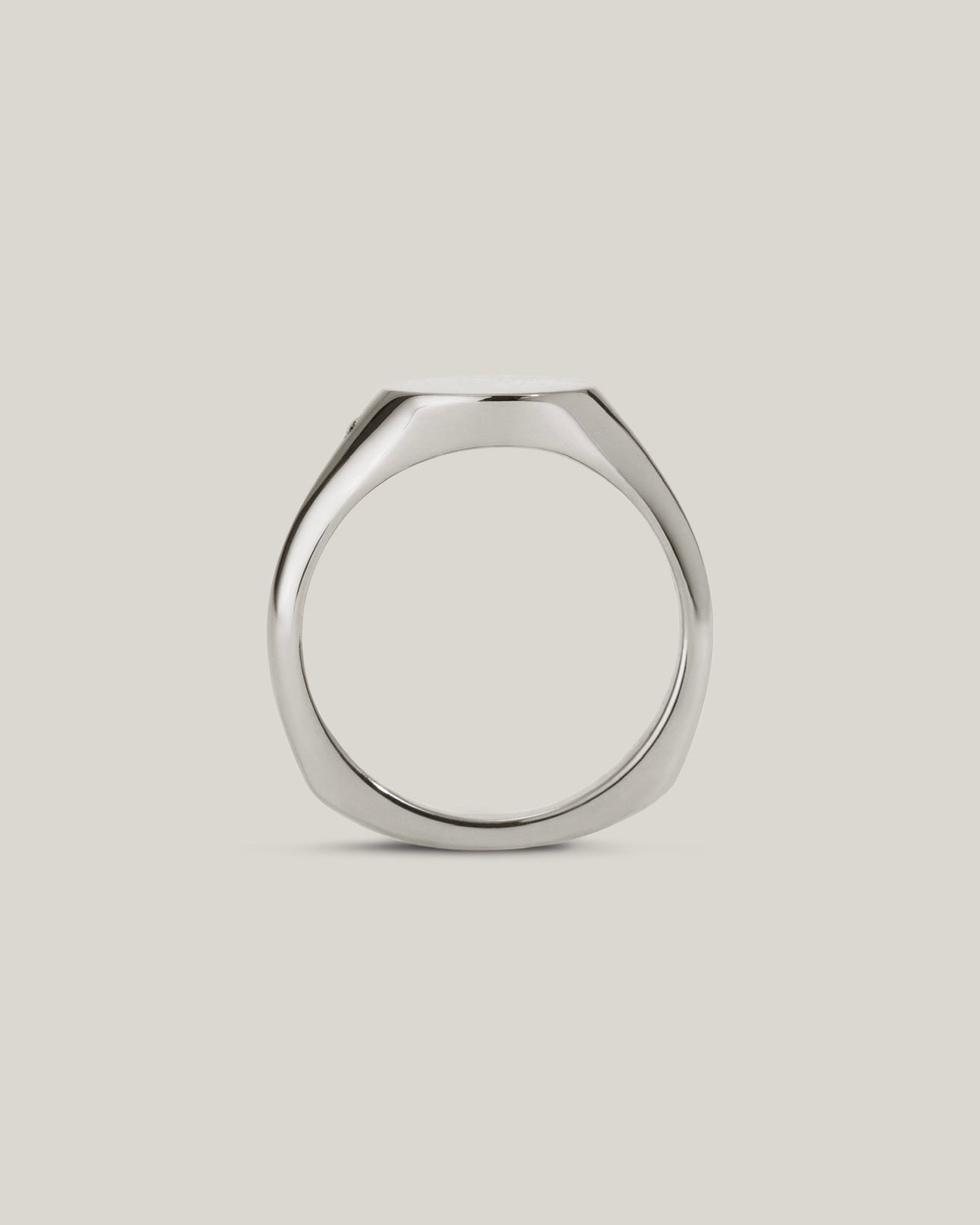 FAMILY SIGNET MEDIUM SILVER
